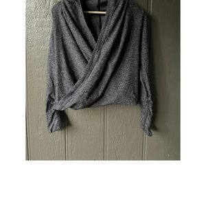 IVIVVA Lululemon Heathered Gray Four Count Shrug Size 8 Wrap Hooded Girl Jacket